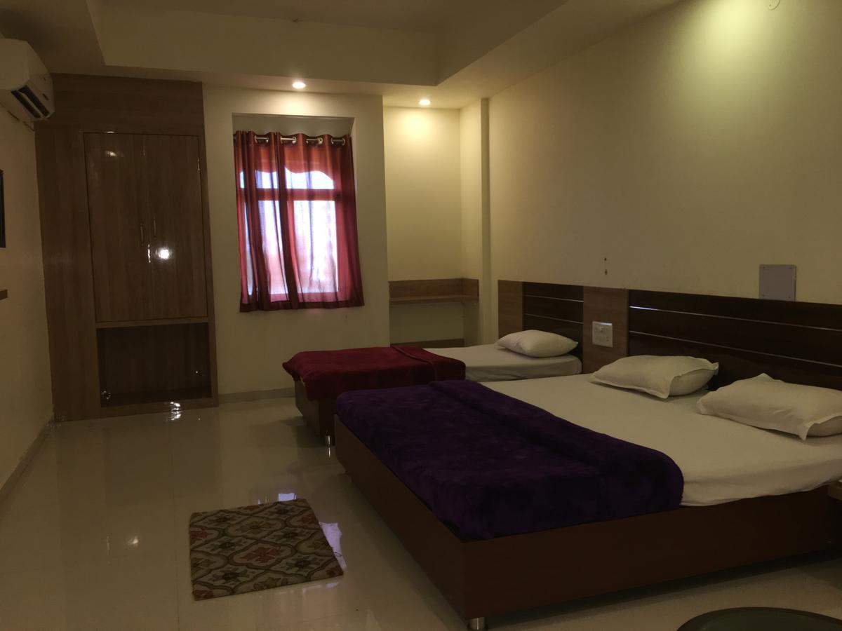 Kailash Presidency Hotel Bhopal Bagian luar foto