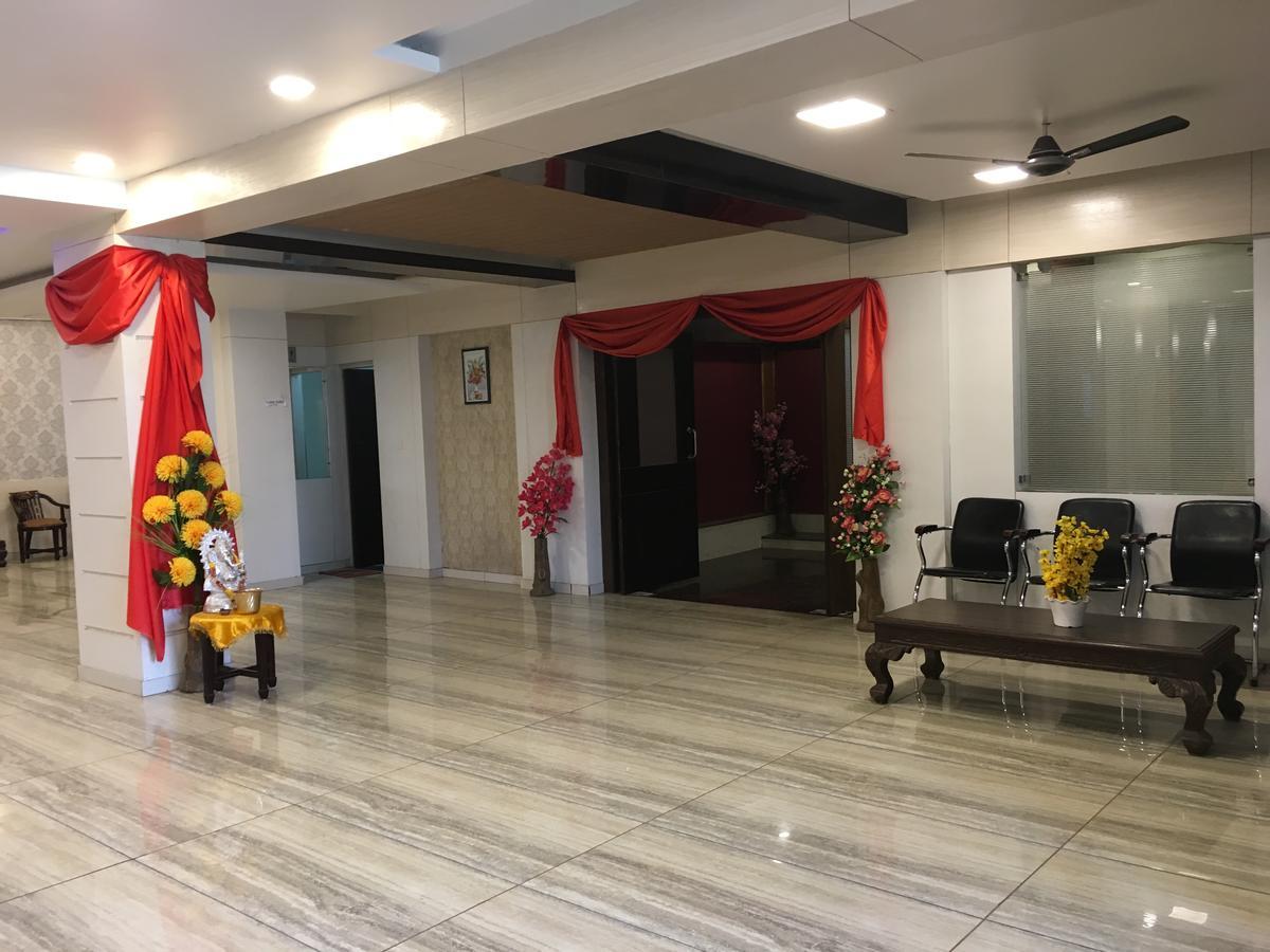 Kailash Presidency Hotel Bhopal Bagian luar foto