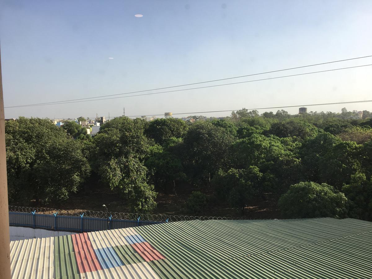 Kailash Presidency Hotel Bhopal Bagian luar foto