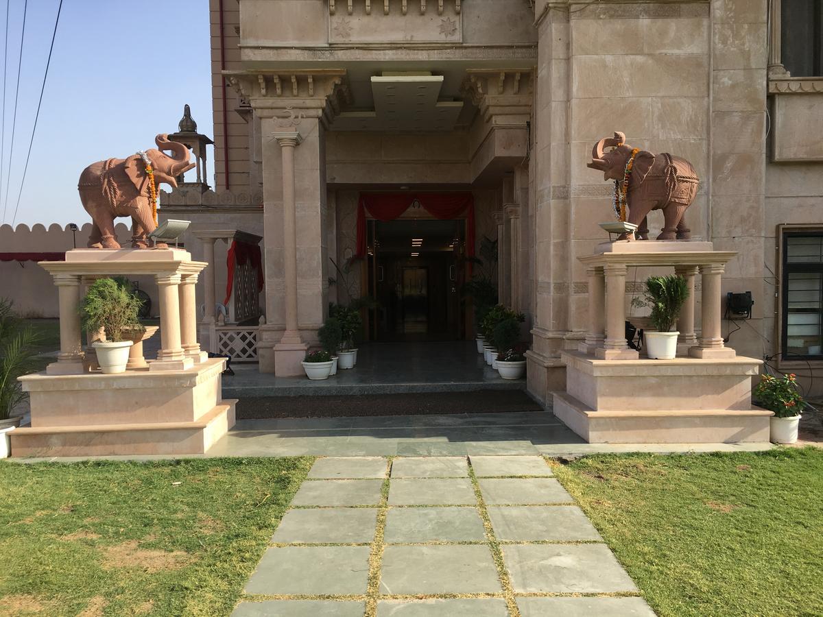Kailash Presidency Hotel Bhopal Bagian luar foto