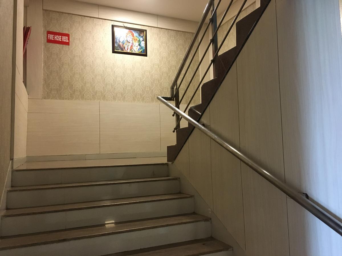 Kailash Presidency Hotel Bhopal Bagian luar foto