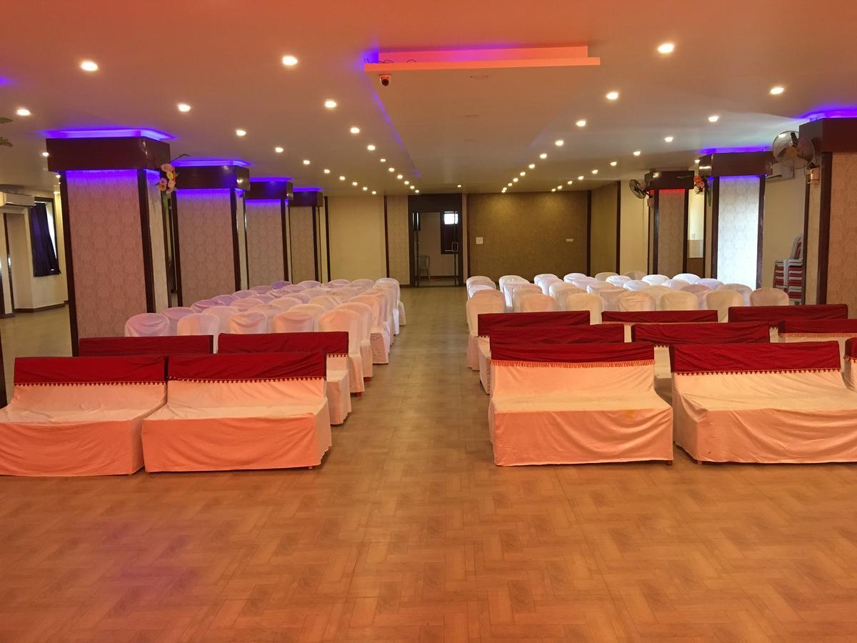 Kailash Presidency Hotel Bhopal Bagian luar foto