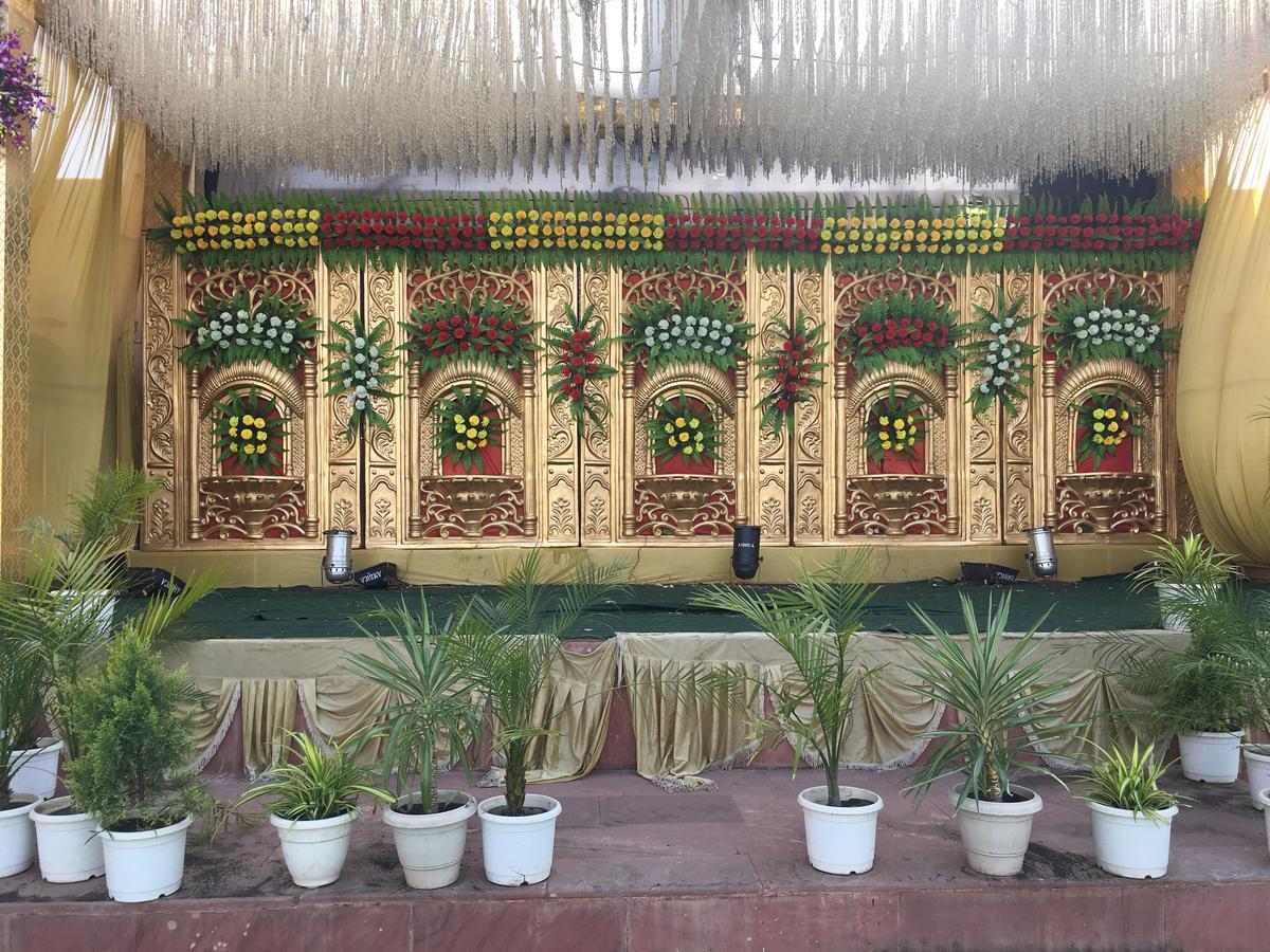Kailash Presidency Hotel Bhopal Bagian luar foto