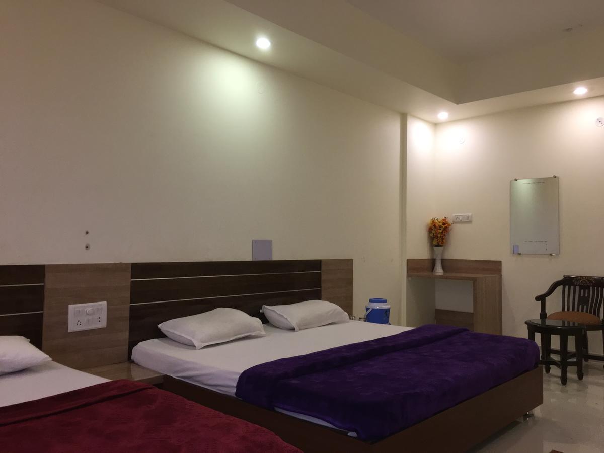 Kailash Presidency Hotel Bhopal Bagian luar foto