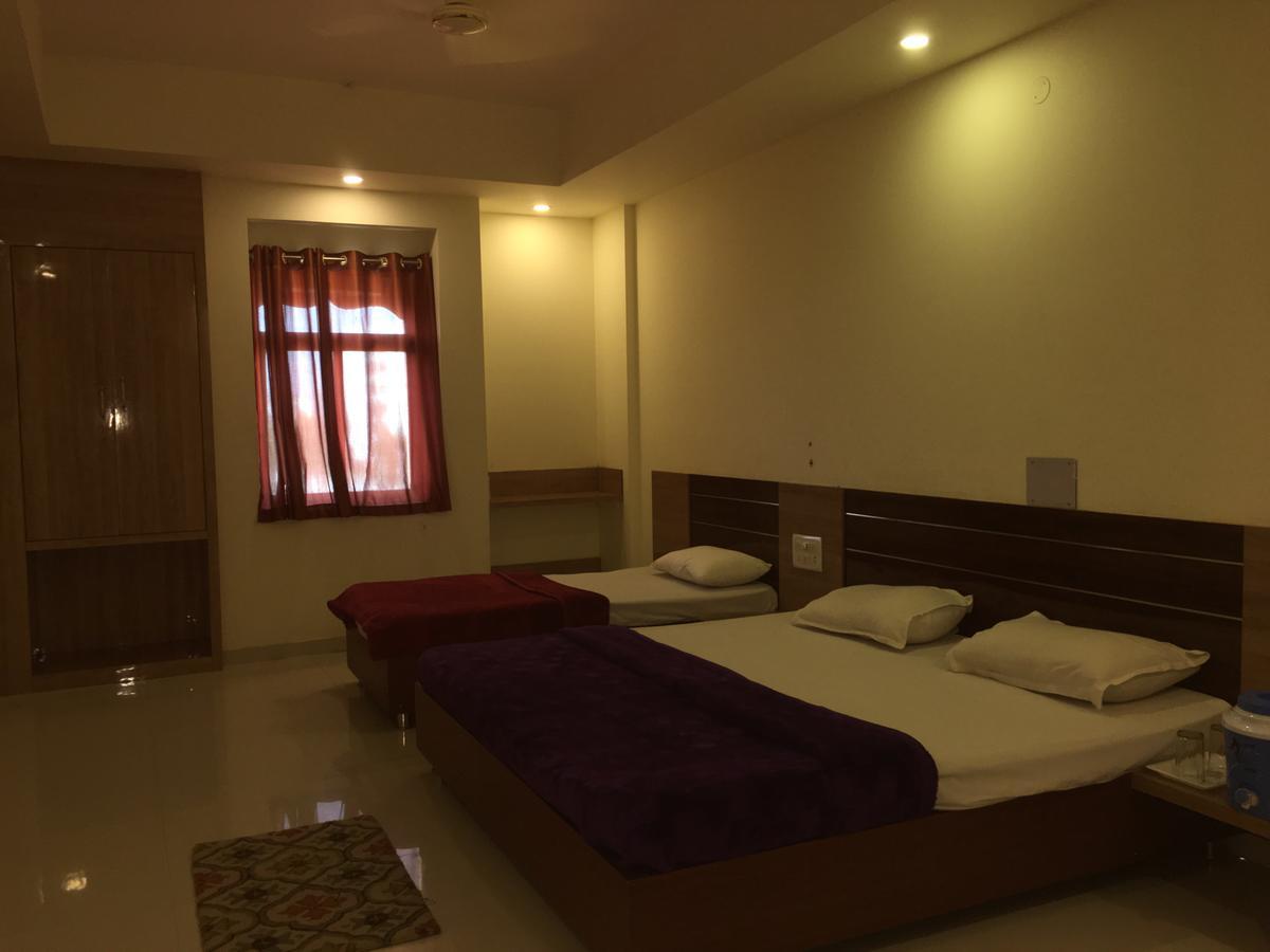 Kailash Presidency Hotel Bhopal Bagian luar foto